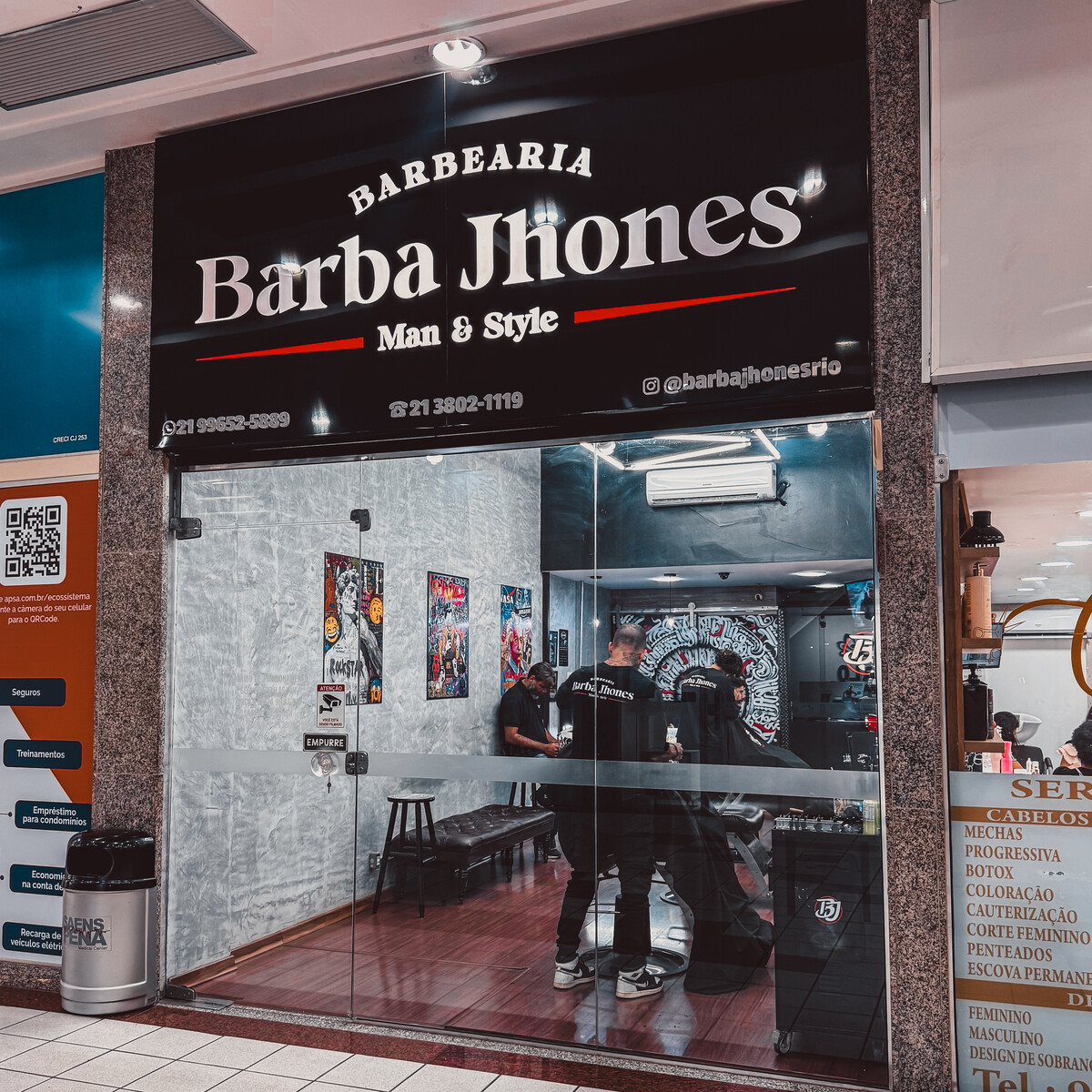 Fachada da Barbearia Barba Jhones no Saens Pena Medical Center, Tijuca