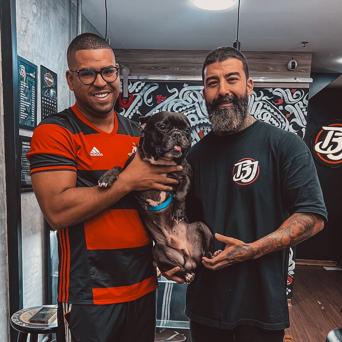 Ambiente pet-friendly da Barba Jhones em Tijuca Rio de Janeiro